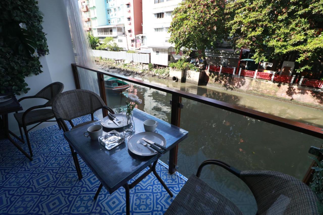 The Lol Elephant Hostal